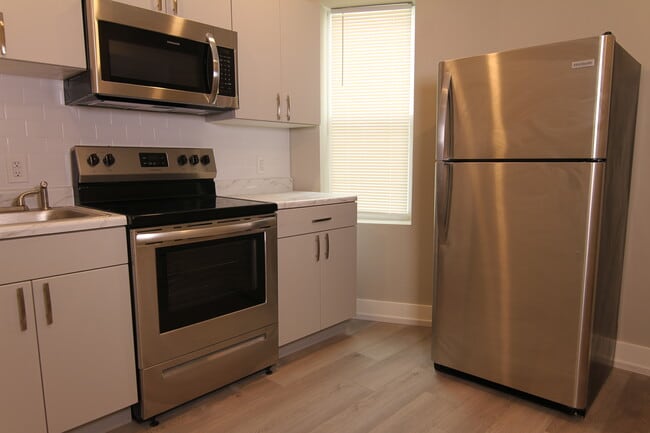 Photo - 1649 Pratt St Unit 1st Floor - A