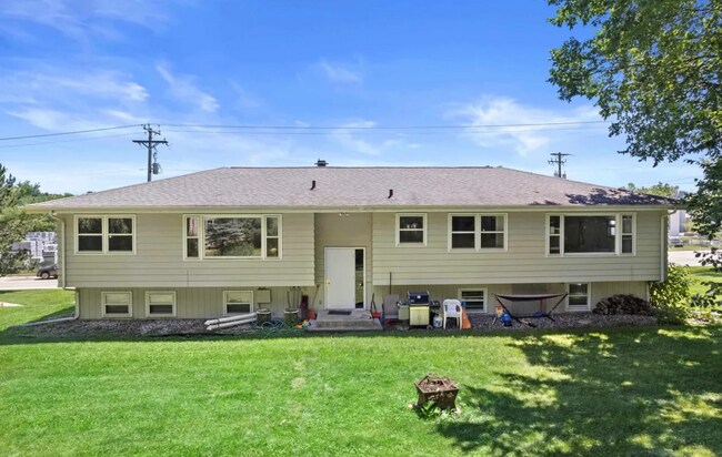 Photo - 6396 Nesbitt Rd Unit 6396