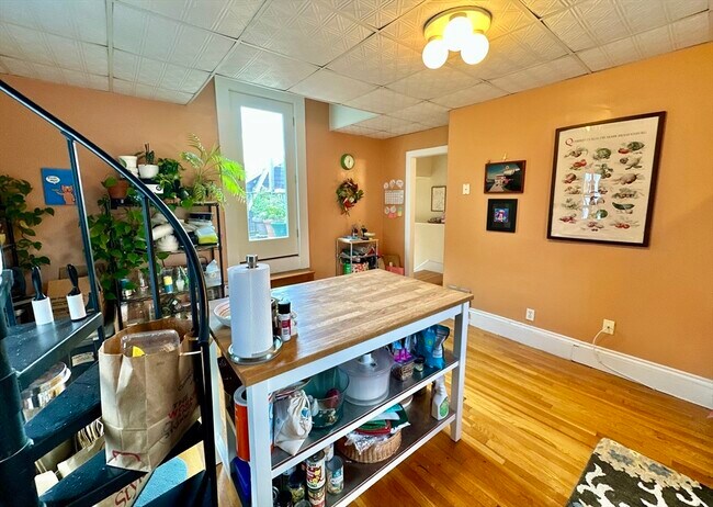 Photo - 512 Centre St Unit 2