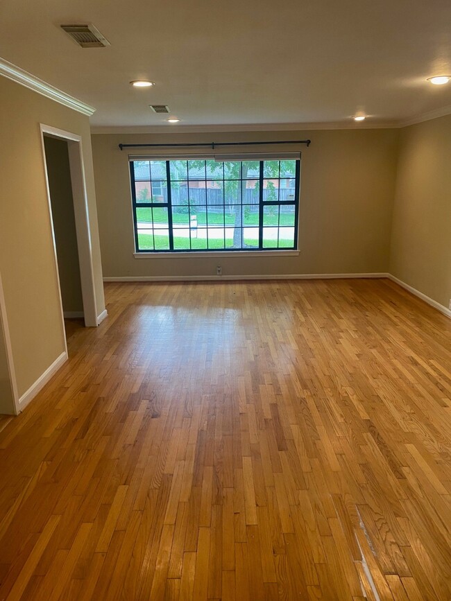 Photo - 8327 Lorrie Dr