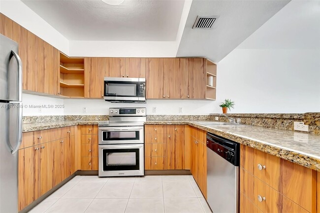 Building Photo - 5000 NW 79th Ave Unit 212 Rental
