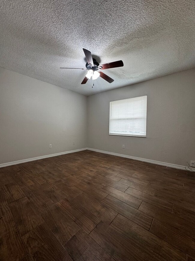 Photo - 108 E Wallace St