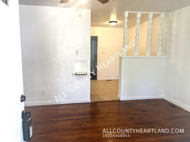 Photo - 7218 SE 15th St
