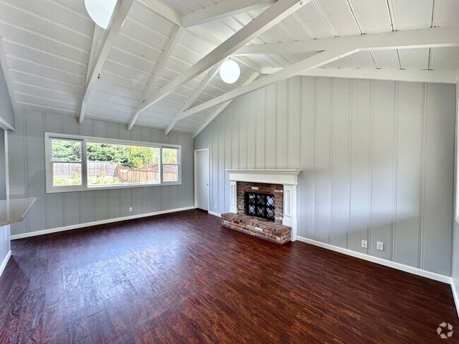 Building Photo - Charming Strawberry/Mill Valley Home w/Lar...