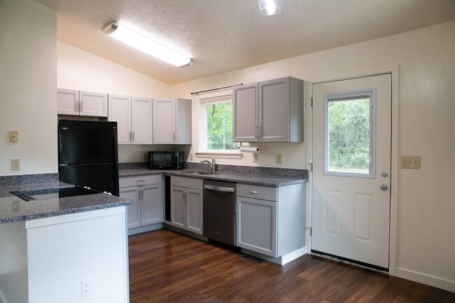 Photo - 204 Potomak Trail