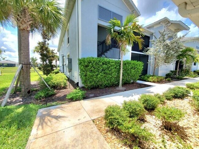 14194 Heritage Landing Blvd Unit 611