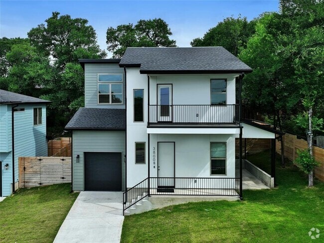 Building Photo - 3800 E 12th St Rental
