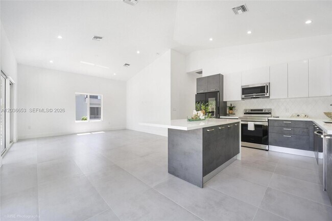 Photo - 5 Bowen Dr