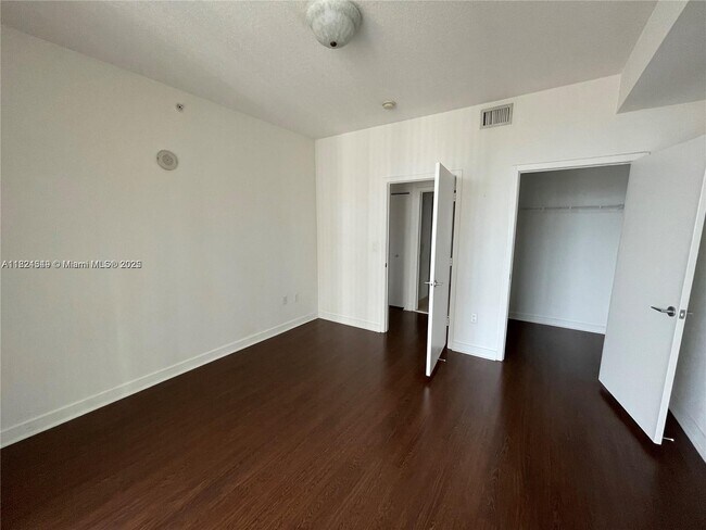 Photo - 79 SW 12th St Unidad 1104-S