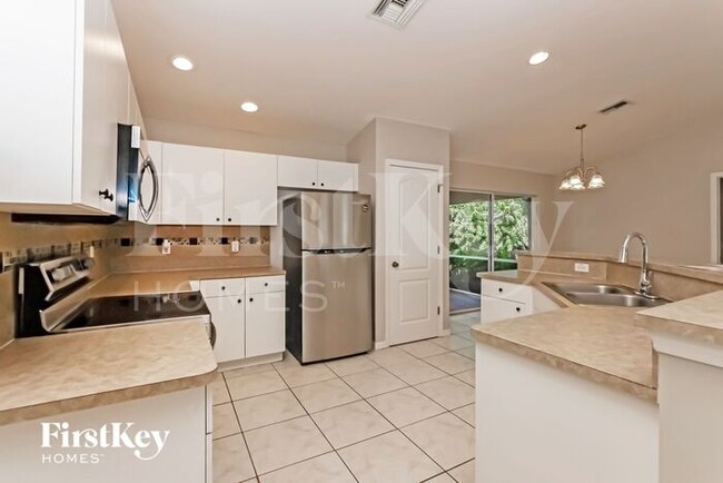 Photo - 644 Dauphine Ave S