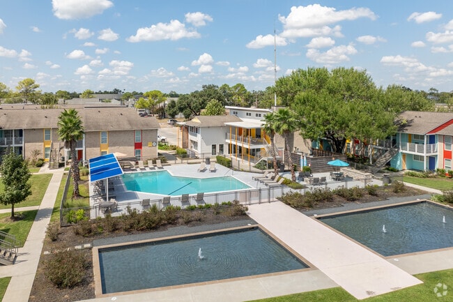Piscina y fuentes