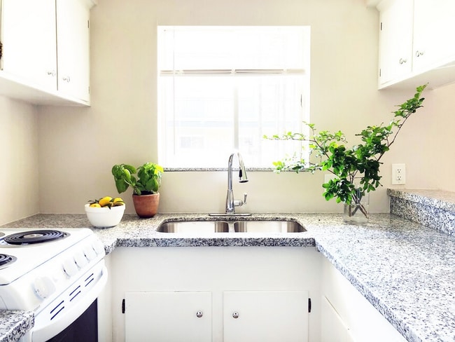 cocina1.jpg - Pine Village Boutique Apartments