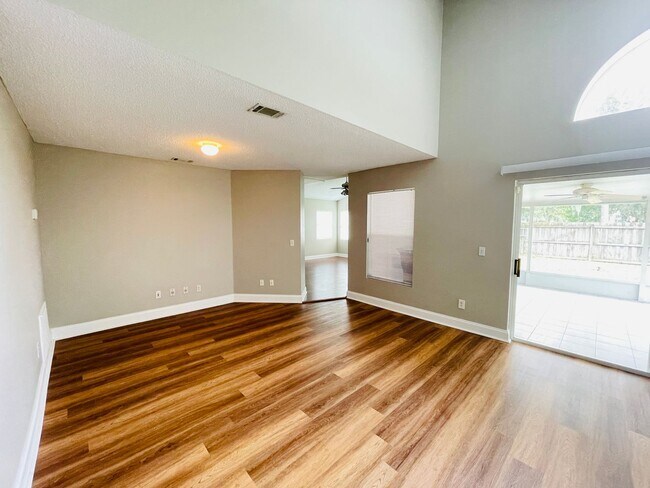 Photo - AMAZING HOME 3/2.5 on quiet cul-de-sac in East Orlando