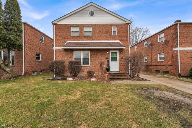 Building Photo - 478 E 222nd St Unit 1/DN