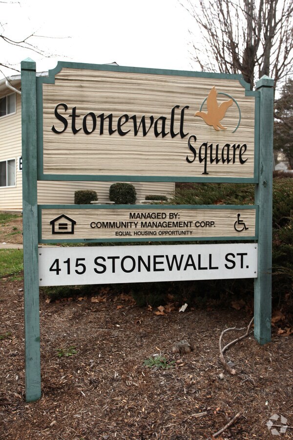 Photo - Stonewall Square