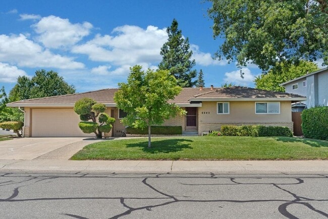 Building Photo - 6940 Los Cerros Dr Rental