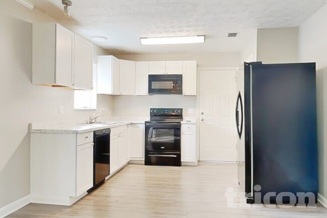 Photo - 671 Custer Cir