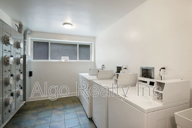 Photo - 729 E 16th St