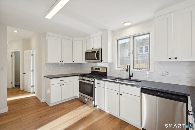Photo - 21 Soundview Ave Unidad 1st Fl