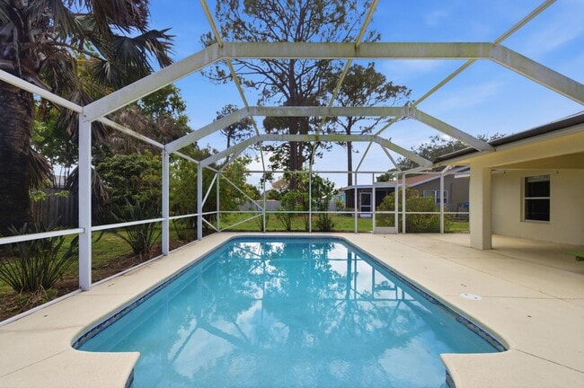 Photo - 1707 SE Manth Ln