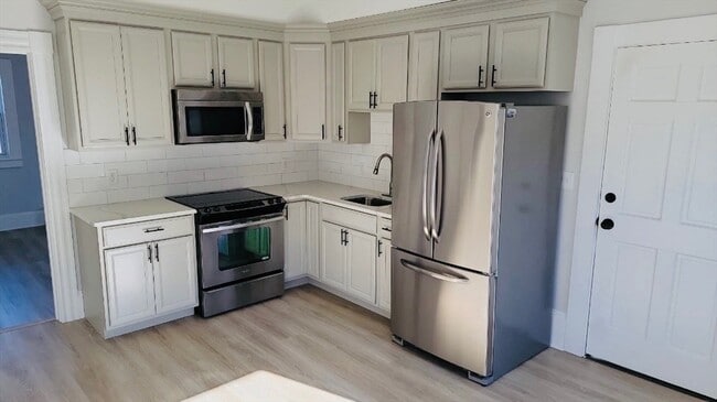 Building Photo - 22 Main St Unit 2