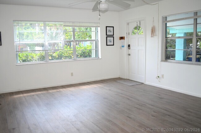 Photo - 1115 Hernando St