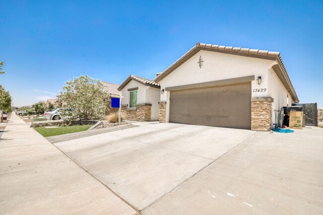 Photo - 13429 Plumpton Rd