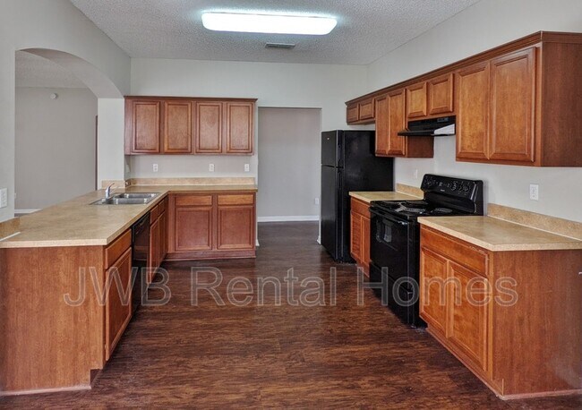 Photo - 10931 Apple Blossom Trail E