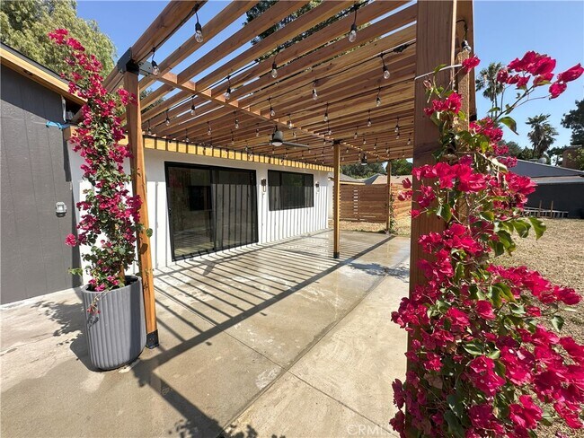 Building Photo - 6701 Andasol Ave Unit 6701 Rental
