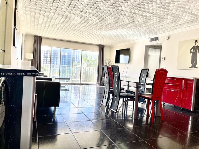 Building Photo - 200 178th Dr Unit 609