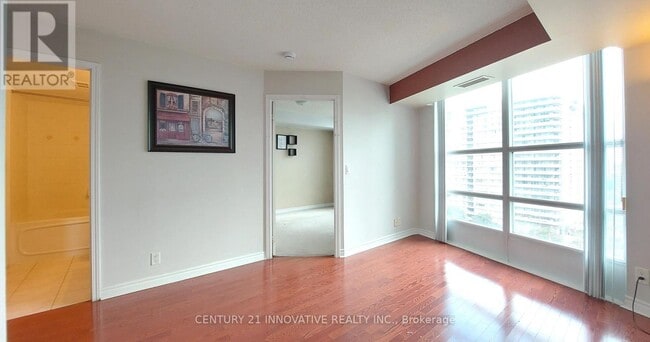 Photo - 33 Elm Dr W Unit 1012