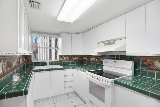 Building Photo - 200 NW 87th Ave Unit J204 Rental