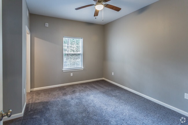 1 BR, 1 BA - 633 SF - Bedroom - Georgetown Apartments