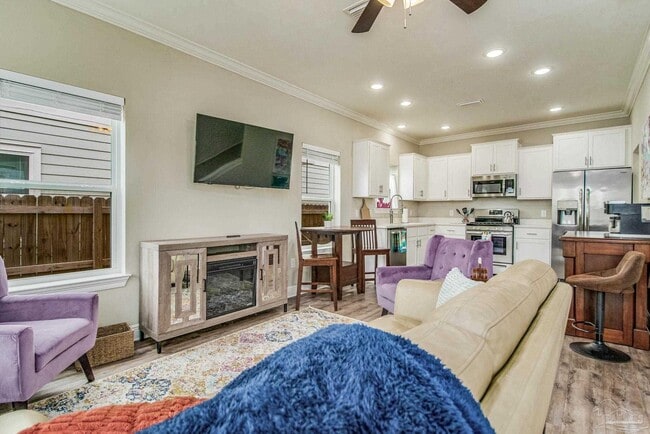 Photo - 1002 W Main St