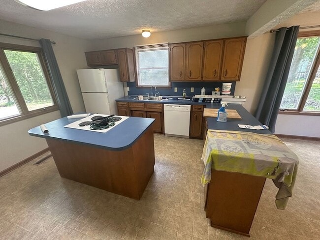 Photo - 805 Pebble Cove Rd