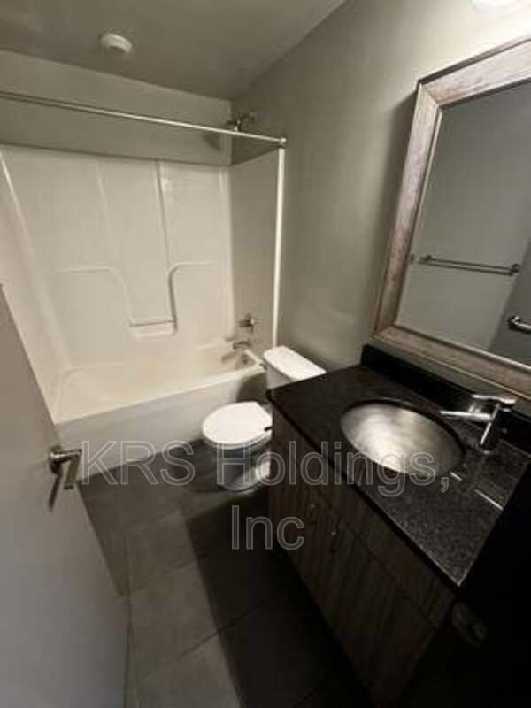 Photo - 123 Pine St Unit Apt 8