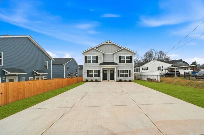 10th St SE Townhomes