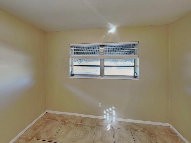 Photo - 3300 N 46th Ave