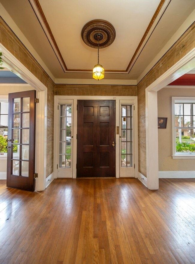 Photo - WONDERFUL HISTORIC 5 BED 3 BATH PROPERTY WITH CARRIAGE HOUSE