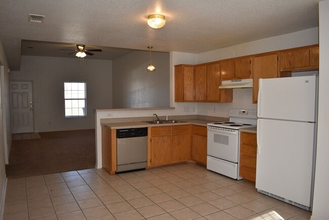 Photo - 3800 Pecos Dr Unit B