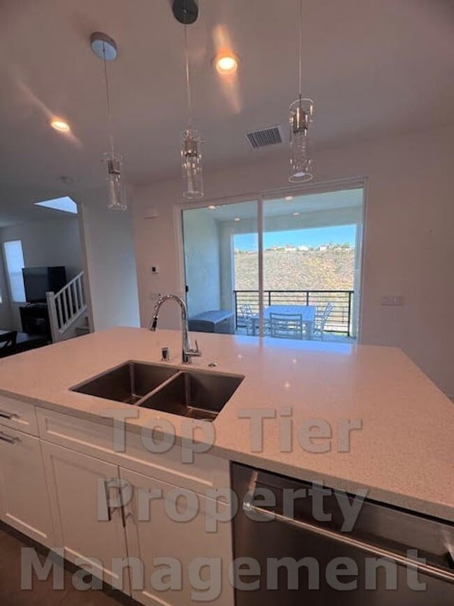 Photo - Beautiful & Modern 3 bed/ 3.5 bath/ 2,029 Sqft Condo with amazing Views in Carroll Canyon- Availa...
