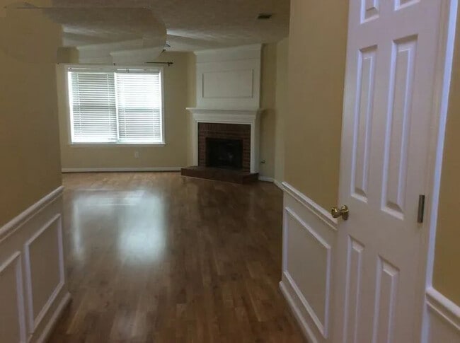 Photo - Room in House on Evanston Ct