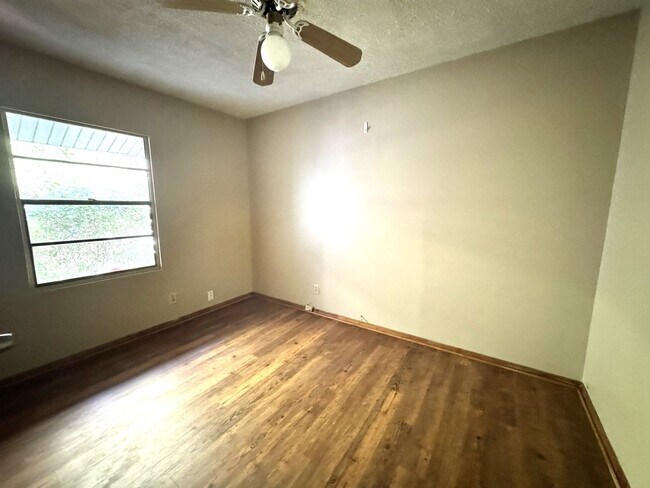 Photo - Delightful Riverside Apartment