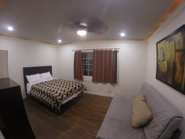 Photo - 6002 Hazelbrook Ave