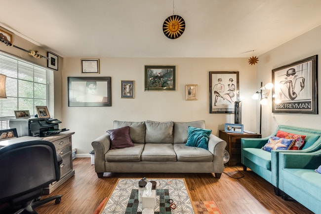 Photo - 5825 Reiger Ave