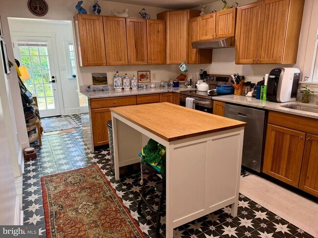 Photo - 122 N Washington St