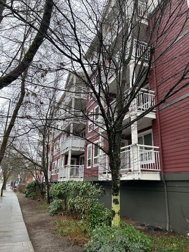 Photo - Fantastic 2 Bed 2 Bath Condo in Lake City Unidad 303