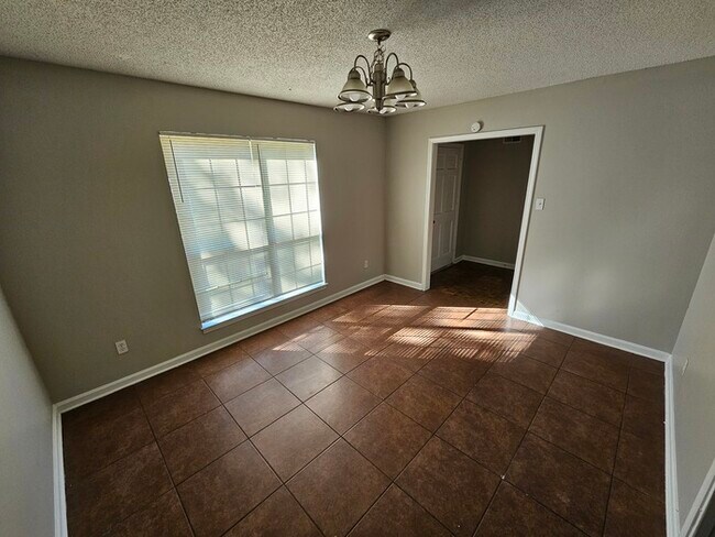 Photo - 3943 Silverleaf Rd