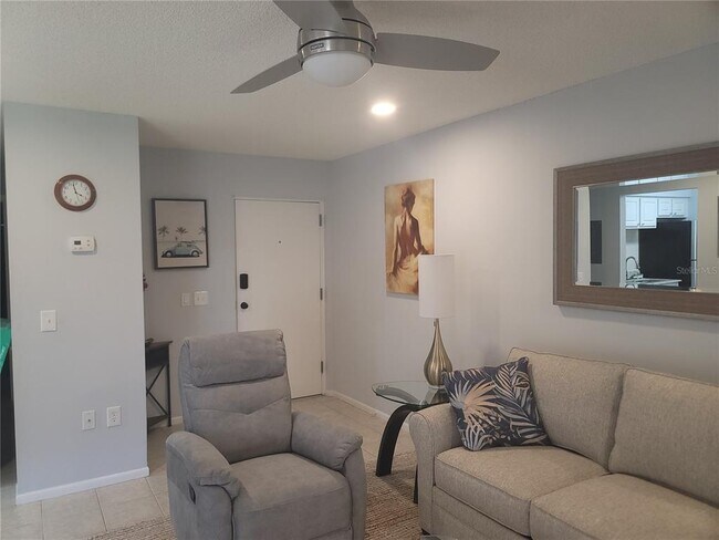 4215 E Bay Dr