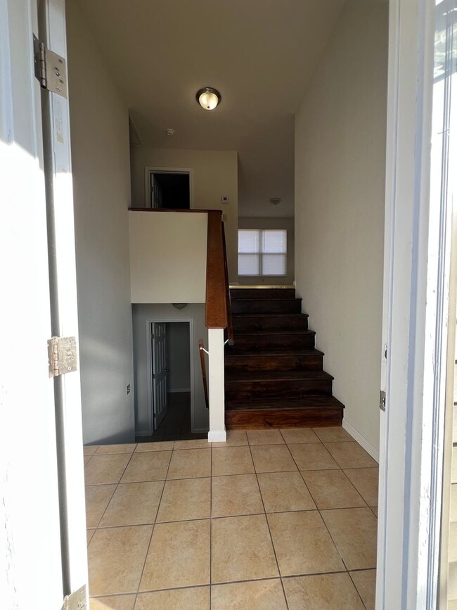 Photo - 4 bed 1.5 bath home close to I-44